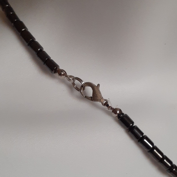 Vintage Hematite & Natural Red Coral Necklace NWOT - Picture 4 of 4